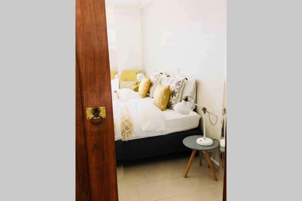 Large Family Retro Flat In City Center- Large Terrace & Garden View, Free Parking Luxemburg Buitenkant foto